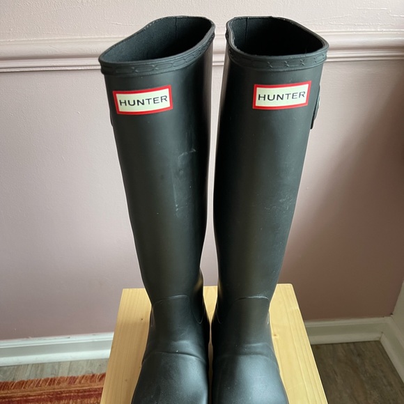 Tall Hunter Boots / Black / WORN ONCE; perfect condition! Size 8 - Picture 2 of 5